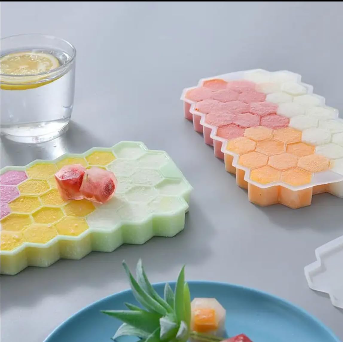 37 Cavity Ice Cube Mould Tray for Freezer Silicone Shape Honeycomb Chocolate Cake Maker Ice Trays for Chilled Drinks Reusable Multicolor